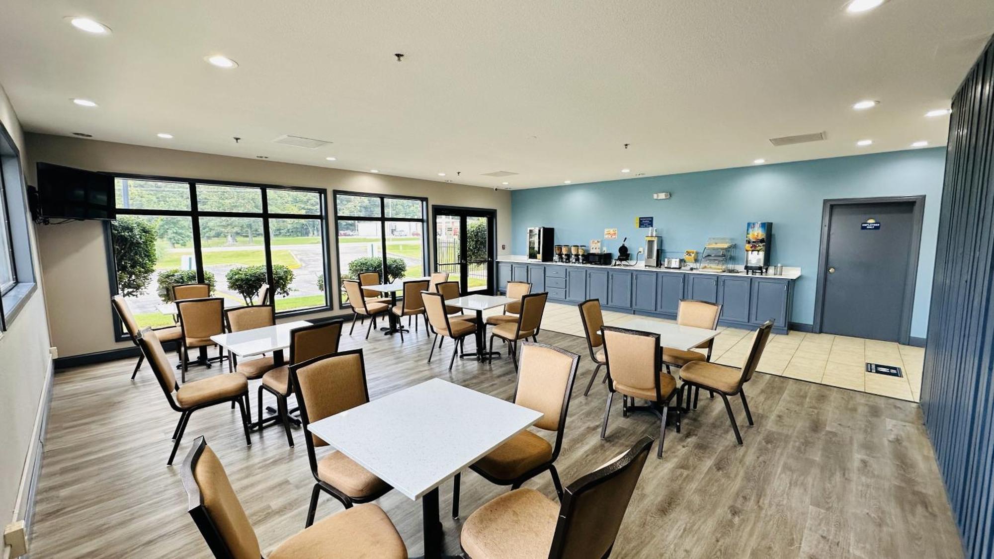 Days Inn & Suites By Wyndham Wynne Экстерьер фото